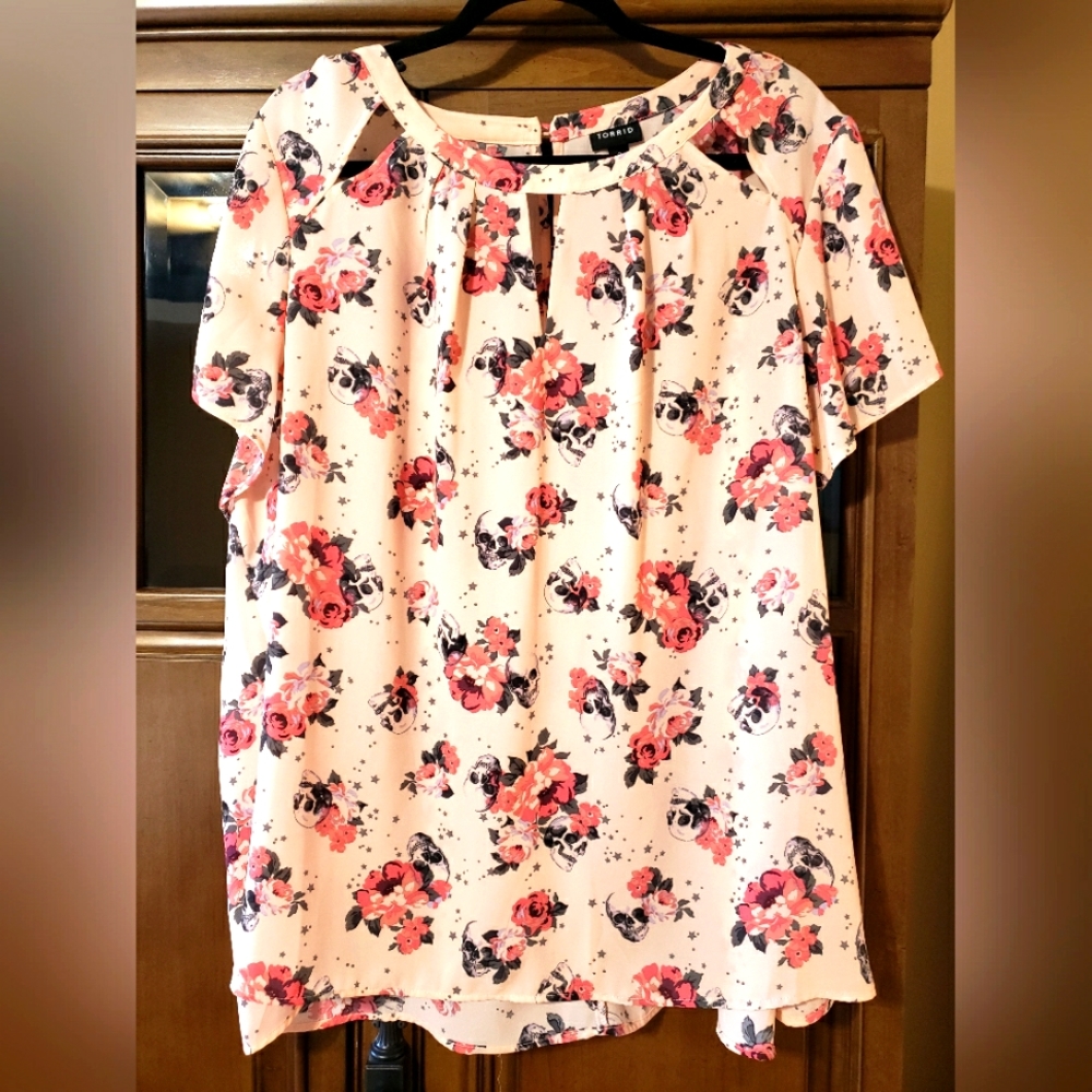 Torrid skull 3x blouse